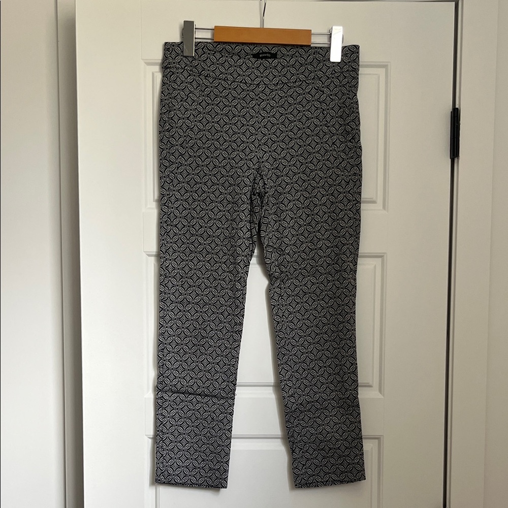 RW&CO. Black Patterned Cropped Pants